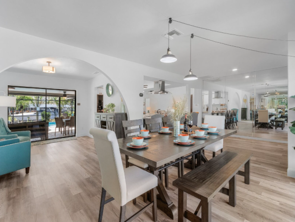 Luxurious Waterfront Retreat un Cape Coral - Unforgettable Vacation Awaits
